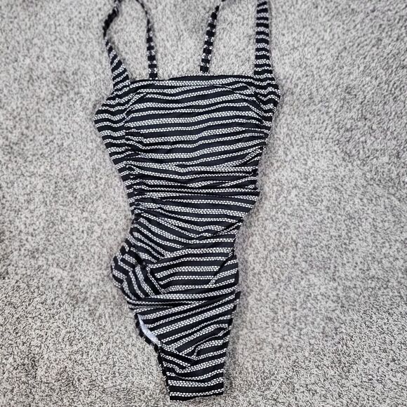 L.L.Bean One Piece Swimsuit - Picture 1 of 5